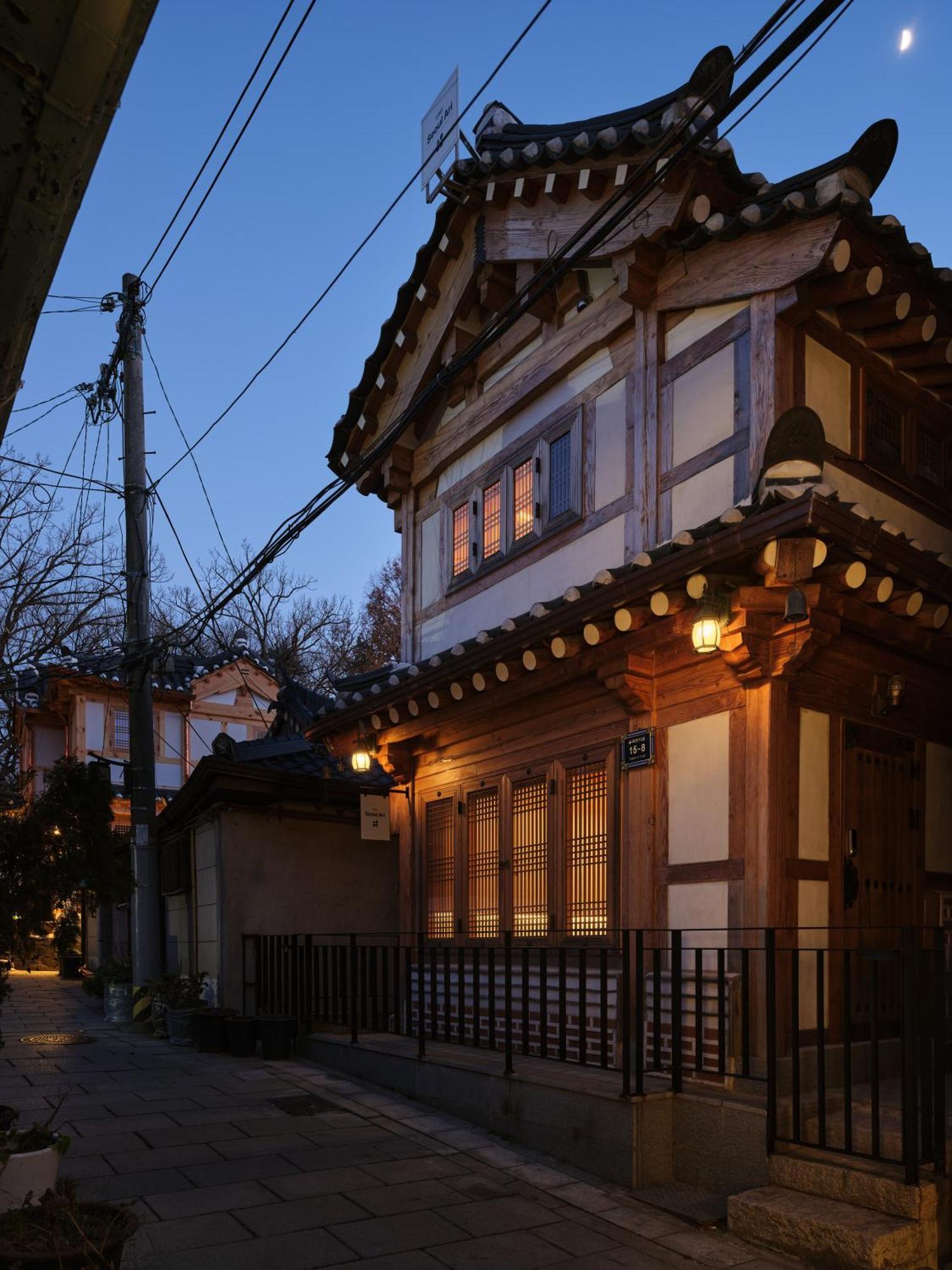 The Korean Traditional Hanok In Downtown Seoul For Convenient Public Transportation - Seoul Ari Eksteriør bilde
