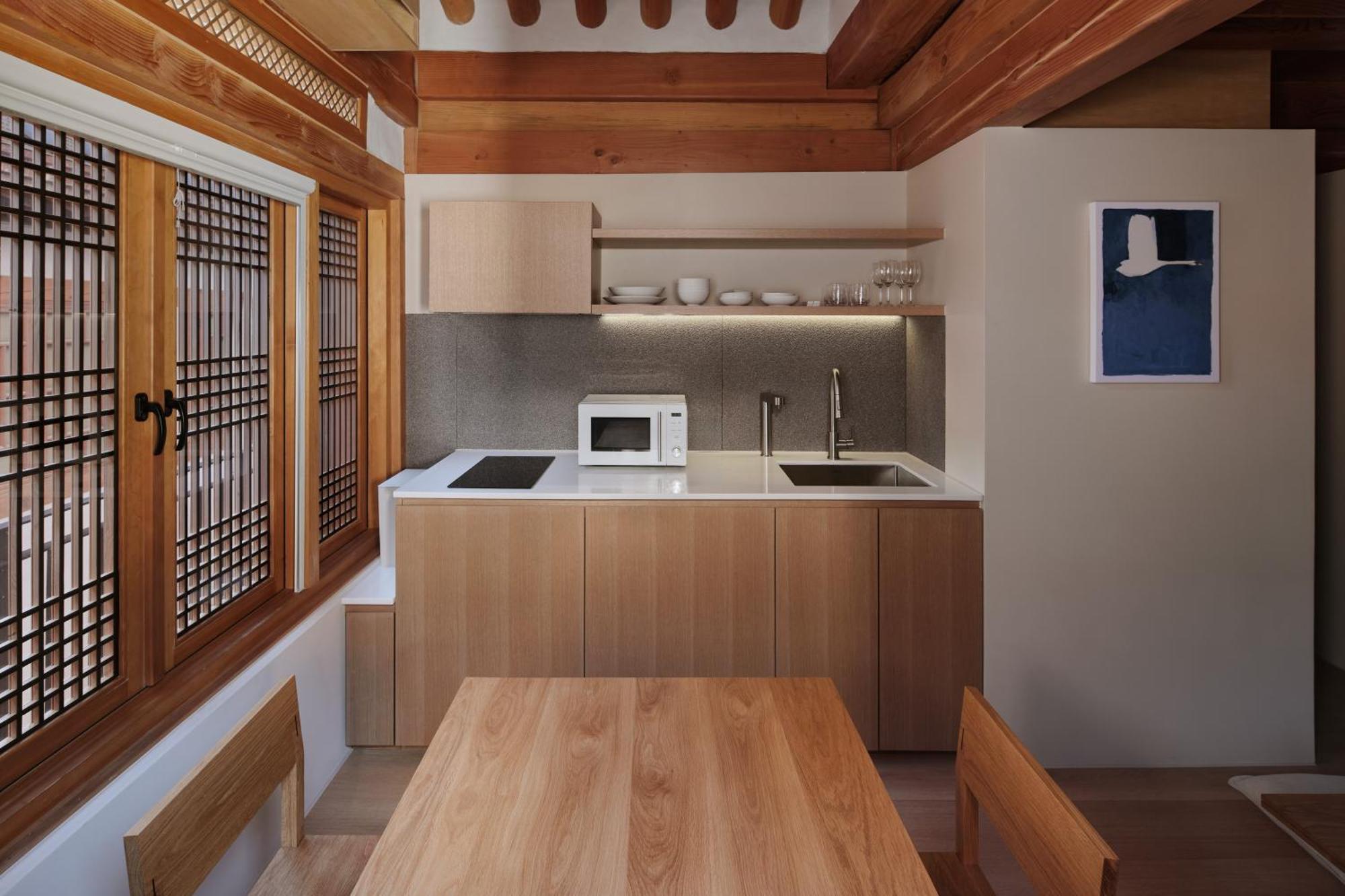 The Korean Traditional Hanok In Downtown Seoul For Convenient Public Transportation - Seoul Ari Eksteriør bilde